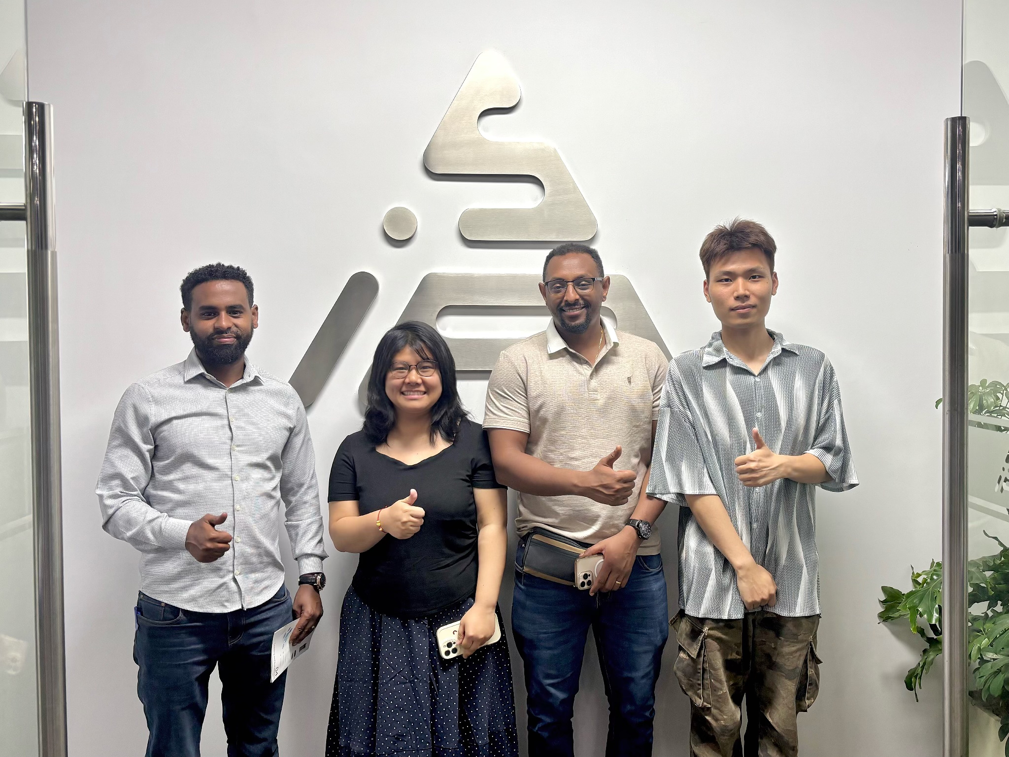 Ethiopian Customers Visit SIAECOSYS for EV Partnership Talks..jpg